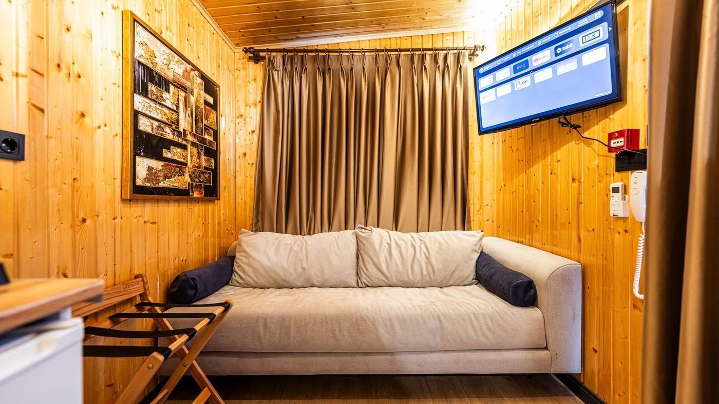 Standard Room with Pool image 4